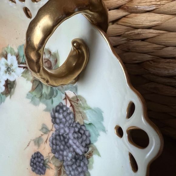 Blackberry hand painted handled plate - Picture 4 of 6